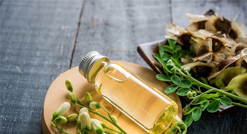 مواد آرایشی در عطرسازی
